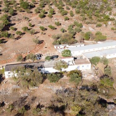 Casa de campo y naves en la Serranía de Ronda