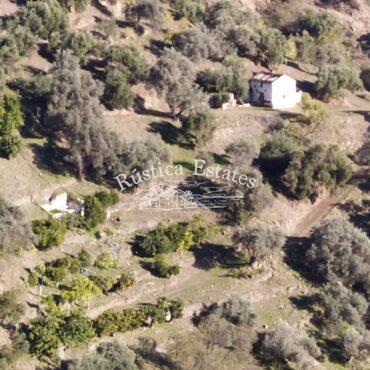 Cortijo para restaurar en Genalguacil