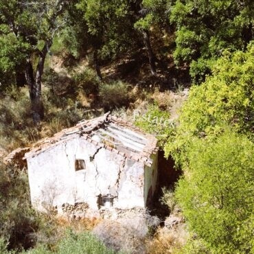 Ref. 211 Dos casas para reforma en Benarraba 5