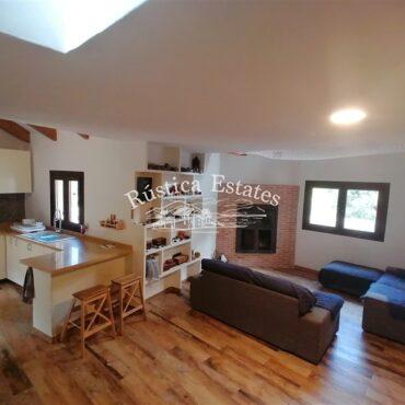Ref. 235 Salon