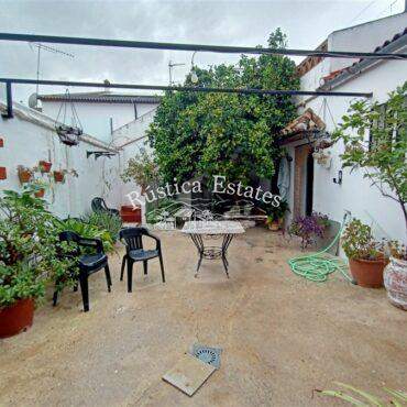 Ref. 102 Casa con patio y garaje en Arriate 3