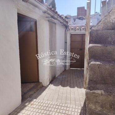 Ref. 132 Casa medio reformada en Gaucin 2